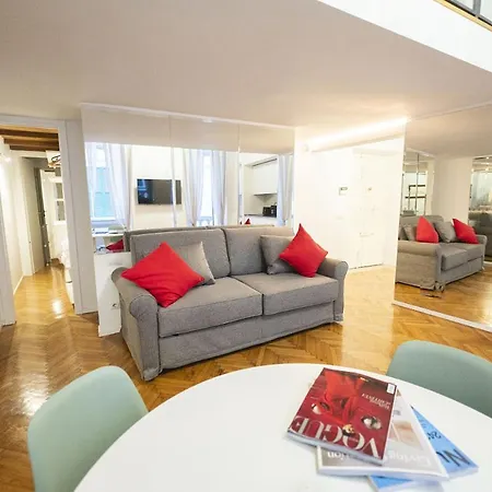 Spanish Steps Romantic Nest